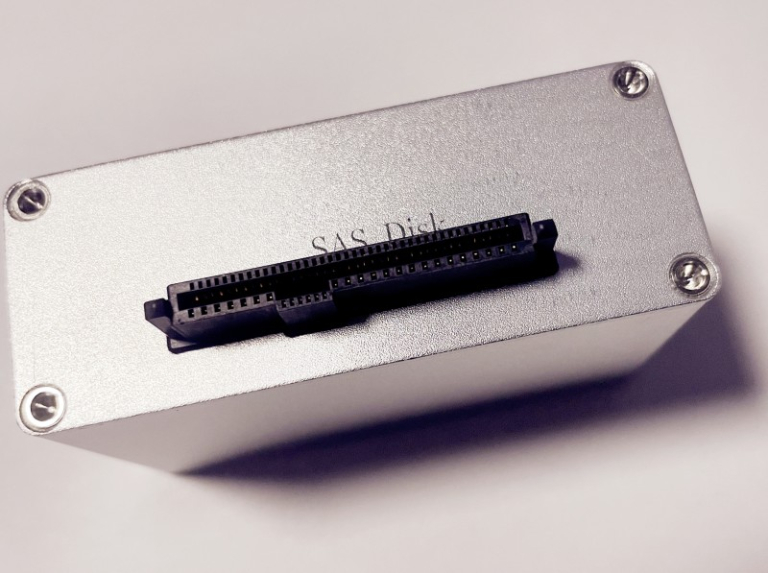 DFL SATA to SAS Adapter Plus - Dolphin Data Lab